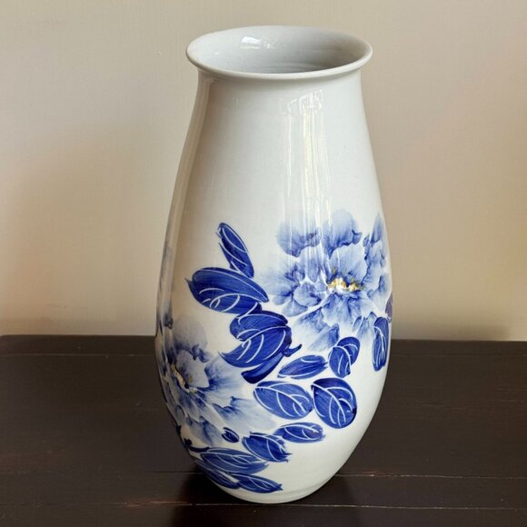 Blue and White Chinese Porcelain Peony Vase